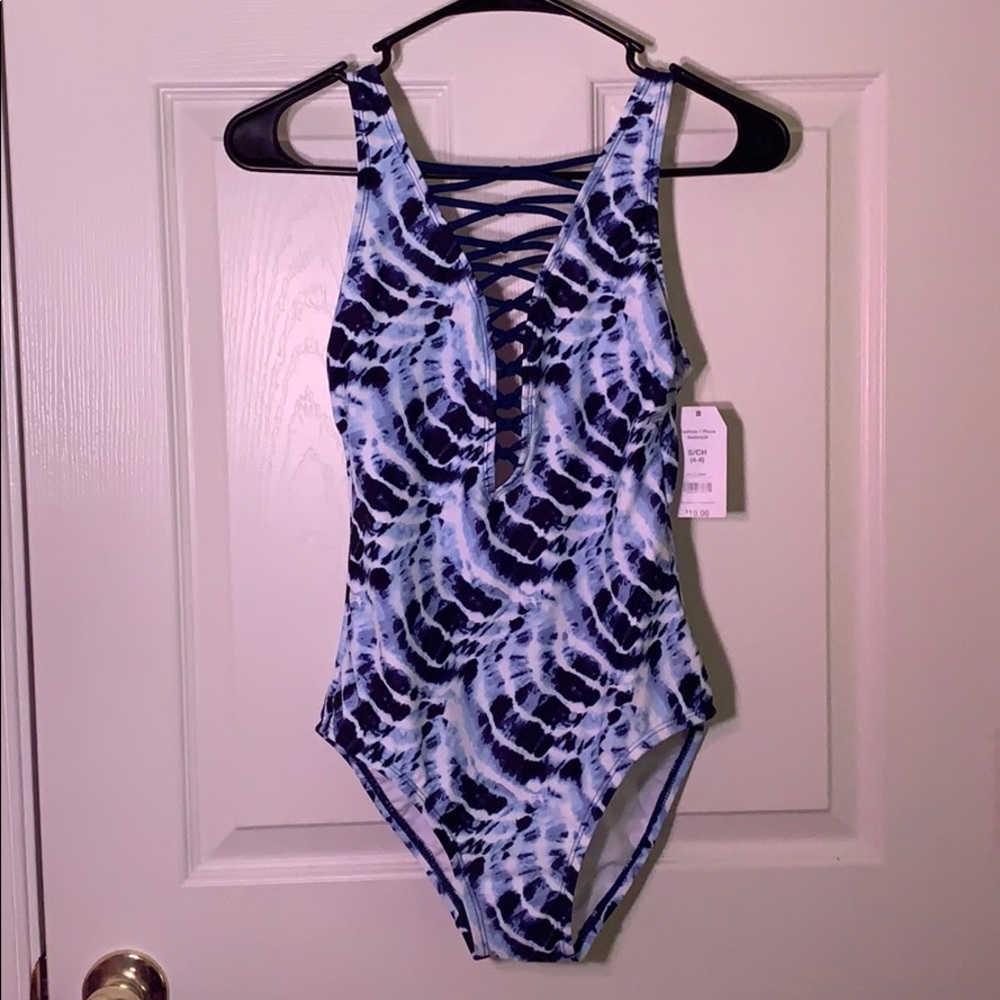 NWT Women’s 1 piece bathing suit.